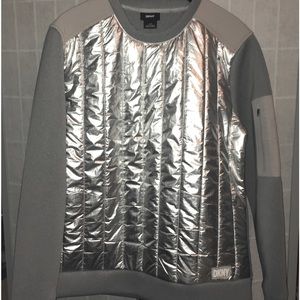 New with tags DKNY Mens Silver pullover crew neck Shirt top Size Large